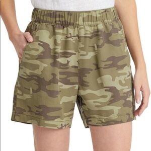 Social Standard by Sanctuary Camo Shorts • Sz M